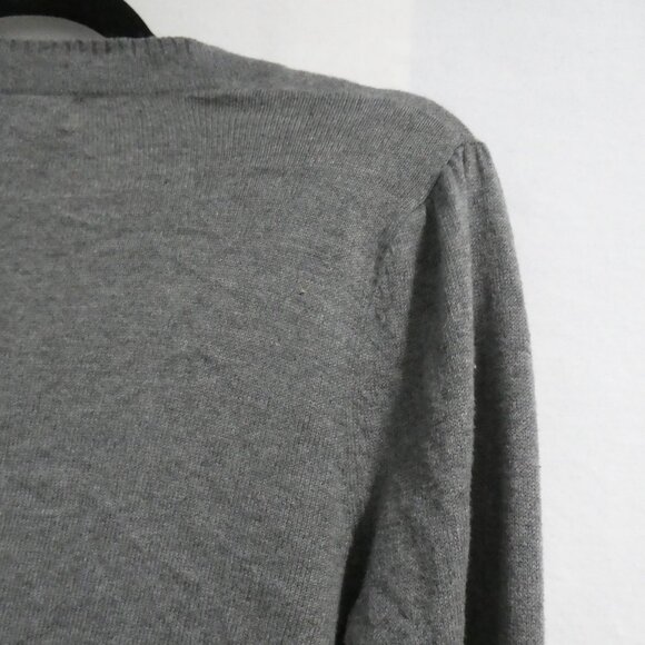 CONTEMPORAINE - Simons Exclusive | small | Grey V-Neck Lightweight Sweater - Picture 11 of 15